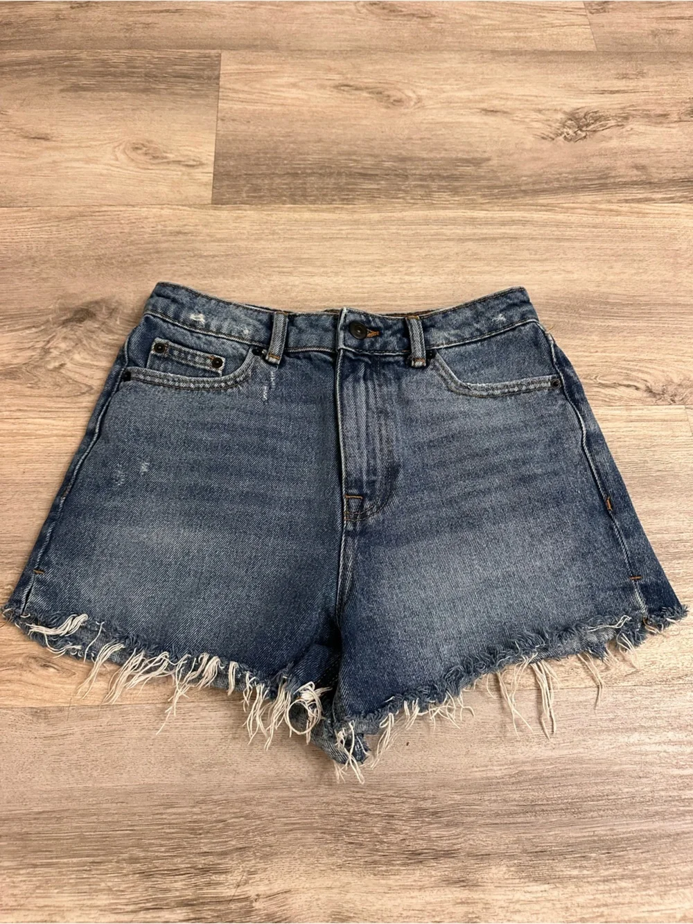 Zara Distressed Frayed Hem Denim Shorts Women’s Size 2 Blue Cutoff Jean Shorts - Picture 2 of 8